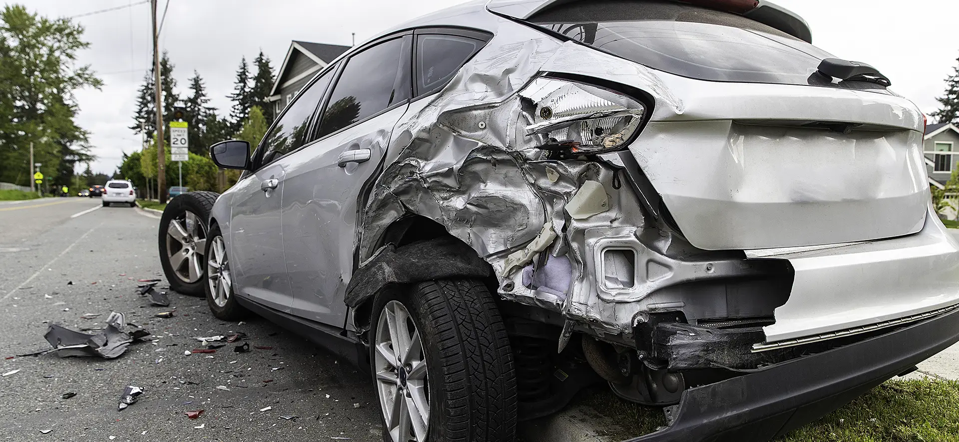 بعد از تصادف خودرو چه کنیم؟ راهنمای گام‌به‌گام ایمنی