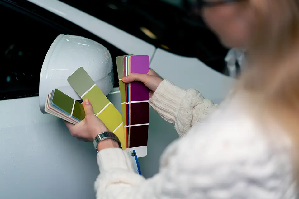 چطور رنگ خودرو را برای سال‌ها تازه و درخشان نگه داریم با واکس، سیلنت و پوشش محافظ