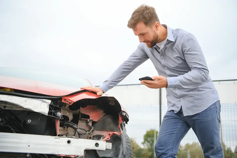 What to Do After a Car Accident: The First 5 Minutes